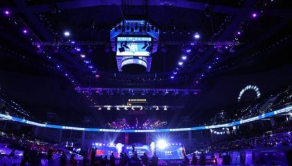 在青岛上演惊天大逆转！中国队3:2险胜日本队，挺进羽毛球亚团赛决赛