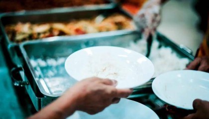 “小官巨贪校长”，让乡镇初中生吃不饱