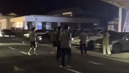 国庆高速路充电桩迎“排队叫号”模式：有车主排队3小时充电1小时