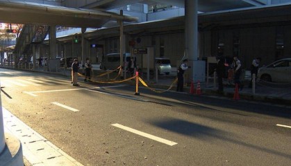 中国一男子与母亲到日本旅游，在航站楼坠落不幸身亡