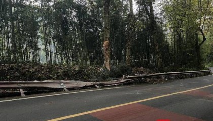 四川峨眉山发生一起交通事故，致3人死亡、2人受伤