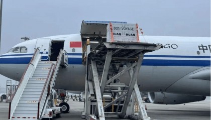 马克龙一路追着它俩，抢先一步要访华！