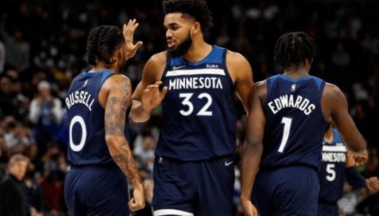 2-4首轮出局，榜眼被摆上交易货架！4-2夺冠，勇士交易果然很成功