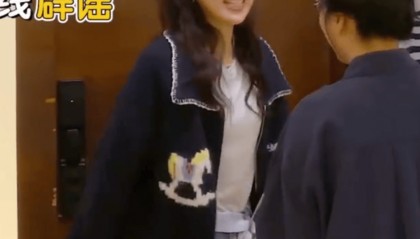 董璇回应与张维伊“婚礼餐标67元”：网上都是假的！