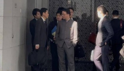 刚刚，日本外务省官员离开中国外交部！外交部亚洲司司长刘劲松与他会面