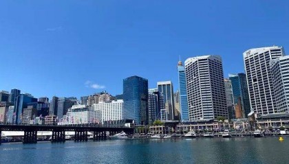 暂停内地居民身份开港美股账户？20家券商回应！返澳留学生“一房难求” 限价政策难抑涨价冲动 本财年零售电价或上涨两成