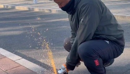 内蒙古“拔钉小哥”6年清理地钉近800斤，带动全国200多个“拔钉侠”