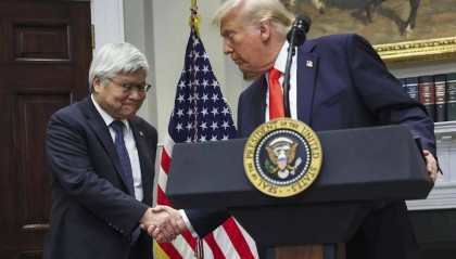 雁默：实行“一国一制”，以防台版李嘉诚？