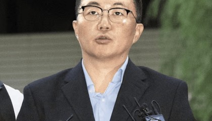 金建希被捕同日，流亡海外数月的“金建希大管家”回国被捕