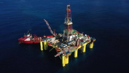 距离深圳市约170公里，中国在海上发现亿吨级油田