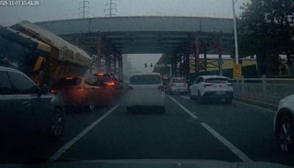 烟台被压死女老师家属欲追究涉事渣土车企业刑责，律师：具有可行性，涉重大责任事故罪