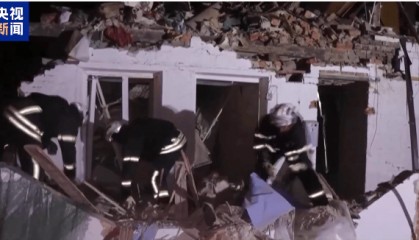 乌克兰第二大城市中心警察局遭袭！俄军密集打击乌军多个重要目标；俄罗斯多家银行遭网络攻击