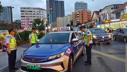 车不动计价器还在“跑”，青岛一辆出租车安装“跑得快”被查处