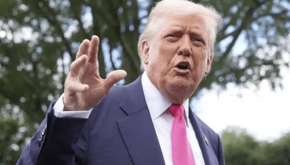 特朗普：暂时没打算解雇美联储主席