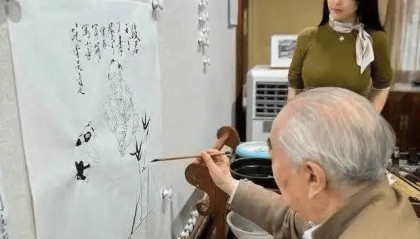 87岁范曾发声明当天，“被断绝关系”的继子控股公司仍直播卖画，近一个月销售额或超百万元