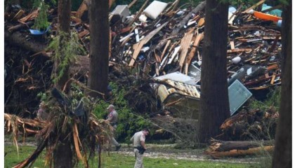 美国得州洪灾已导致104人死亡