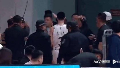 八强战广东男篮再负山西，杜锋：胡明轩被罚下对我们伤害太大