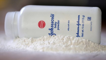 强生爽身粉致癌案新进展：被判赔单一原告近70亿元！创15年来纪录，仍有超6万起诉讼