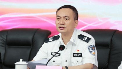 中央批准，开除叶寒冰党籍