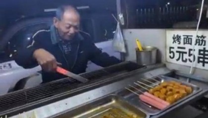 面筋爷爷酷似袁隆平走红 家属发声