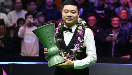 终结5年冠军荒，37岁的丁俊晖感叹：球迷和我都辛苦，还好我们都挺过来了