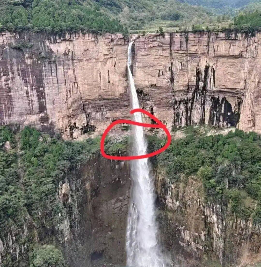 噩耗传来!王某某已确认身亡,遗体在3米深潭下被找到