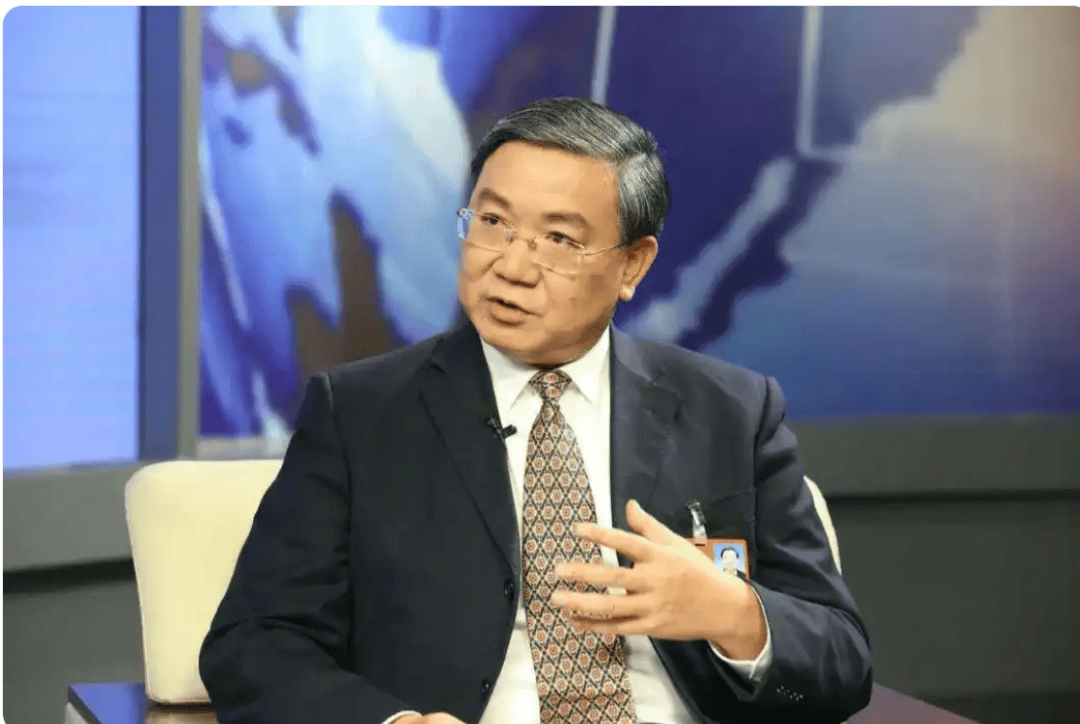 成都市市长王凤朝被查,他曾任四川省内首家万亿级地方国企董事长,两次从企业高管转往政府任职