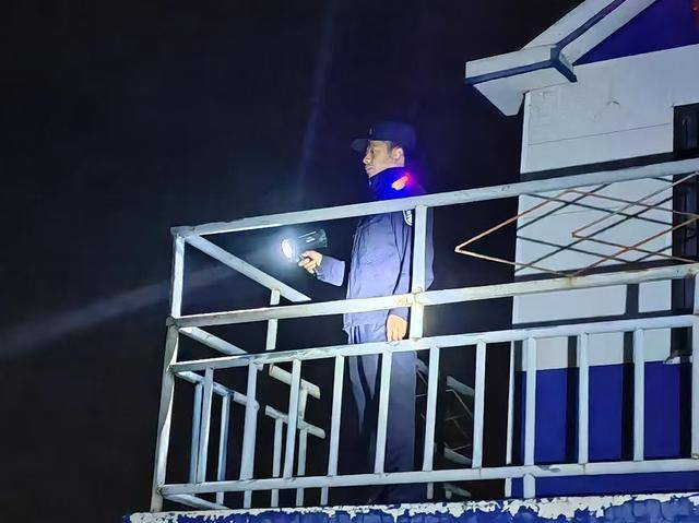 守护钢铁动脉安全!郑州铁路公安处禹州站派出所深入开展铁路线路巡查及安全宣传活动