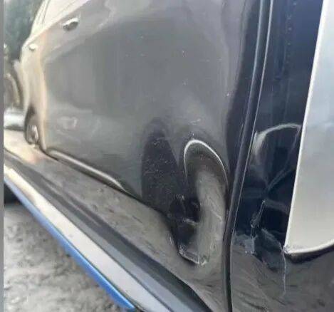 小区地库里出车祸,女子惊呆了:对方竟然不是人!更糟心的是...